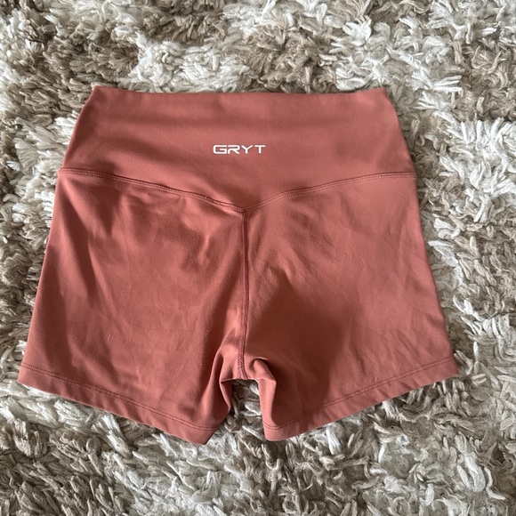 Gryt Short - Picture 2 of 3